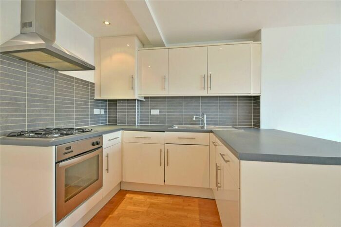 1 Bedroom Flat To Rent In Great North Road, New Barnet, EN5
