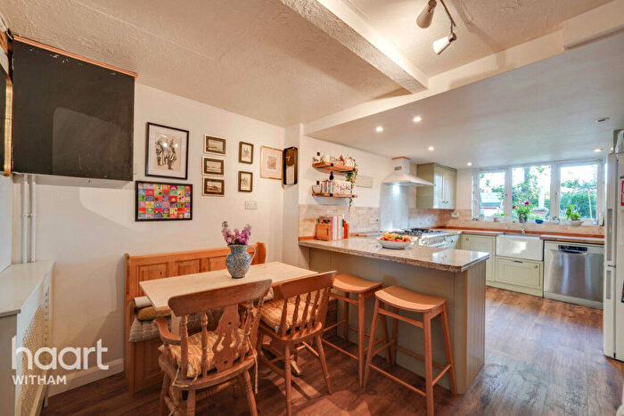 3 Bedroom Character Property For Sale In School Road, Messing, CO5