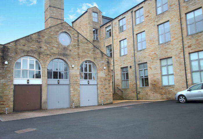 2 Bedroom Apartment To Rent In Burnside, Ilkley, West Yorkshire, LS29