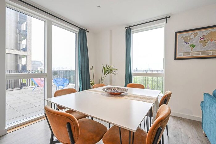 2 Bedroom Flat To Rent In Criterium House, Stratford, London, E20