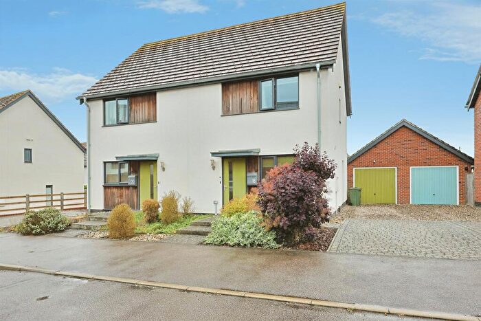 2 Bedroom Semi Detached House For Sale In Hopsack Road, Hingham, Norwich, NR9