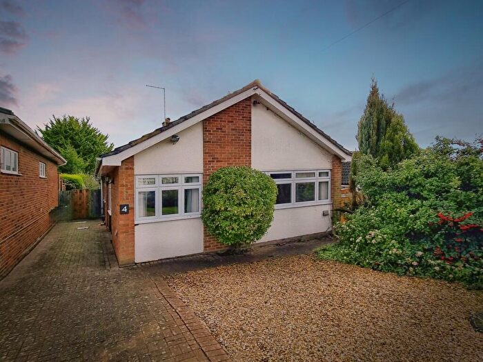 4 Bedroom Bungalow For Sale In High Street, Gravenhurst, Bedfordshire, MK45