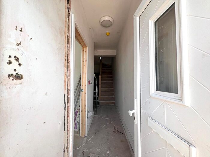 7 Bedroom End Of Terrace House To Rent In North Road, Southall, UB1