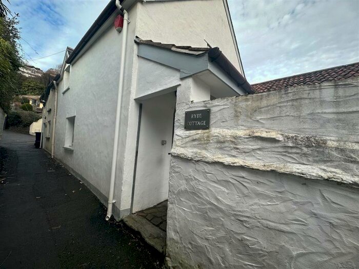 2 Bedroom Cottage To Rent In Butts Path, North Street, Braunton, EX33