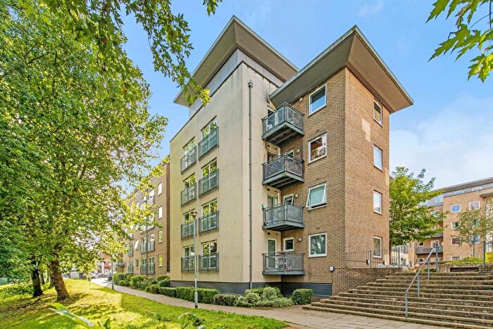 1 Bedroom Flat To Rent In Cline Road, London, N11