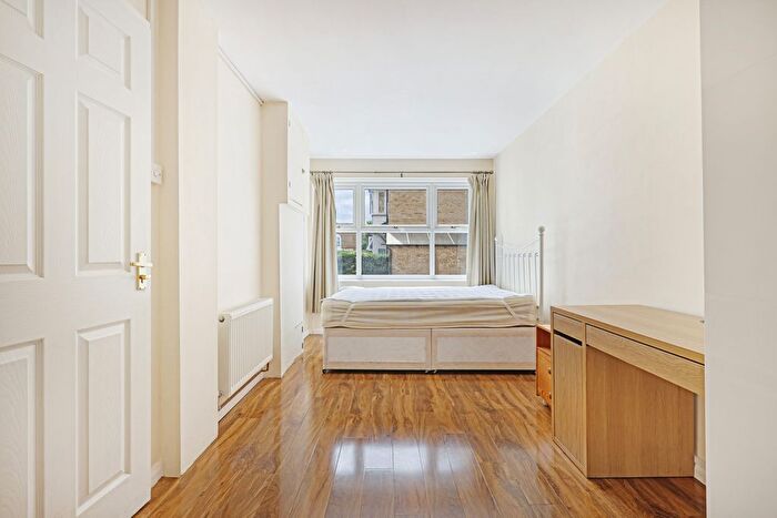5 Bedroom Terraced House To Rent In Keats Close, Bermondsey, SE1