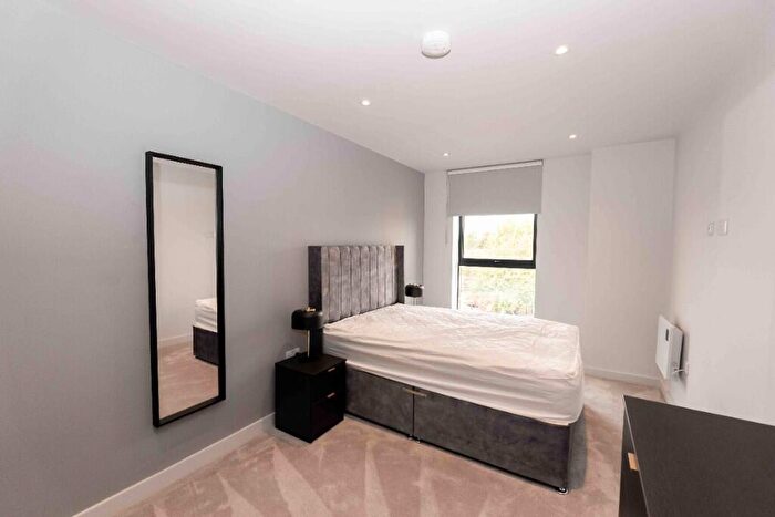 3 Bedroom Apartment To Rent In Cross Lane, Manchester, Greater Manchester, M5