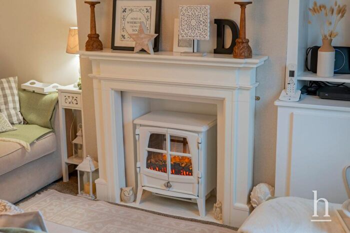 2 Bedroom Cottage For Sale In Sandy Lane, Heswall, CH60