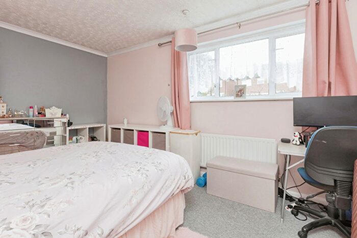 3 Bedroom Terraced House For Sale In St. Hildas Way, Gravesend, Kent, DA12