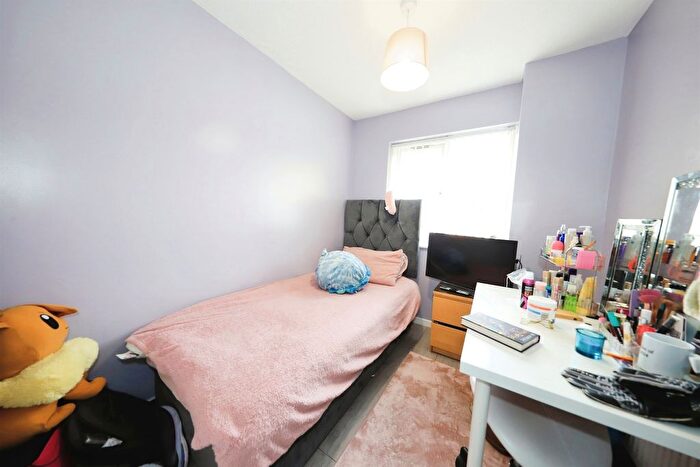 2 Bedroom Semi-Detached House For Sale In Edensor Close, Wolverhampton, WV10