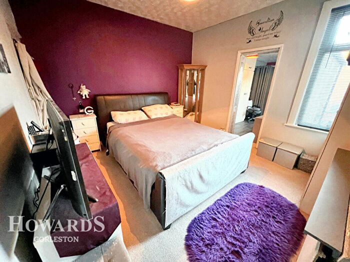 3 Bedroom Terraced House For Sale In Century Road, Great Yarmouth, NR31