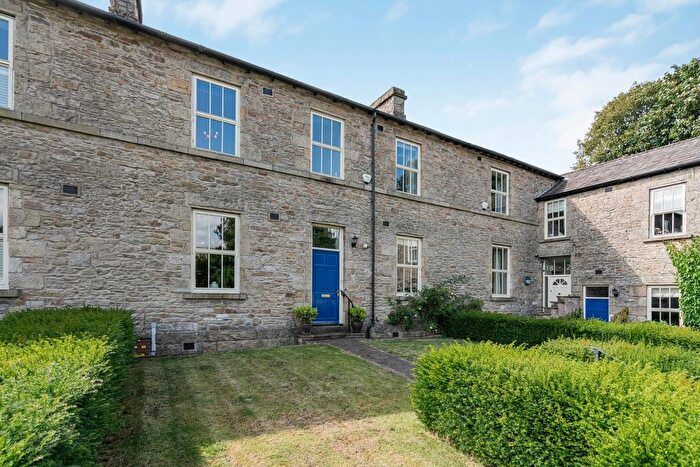 3 Bedroom Town House For Sale In Raines Court, Giggleswick. Nr Settle, BD24