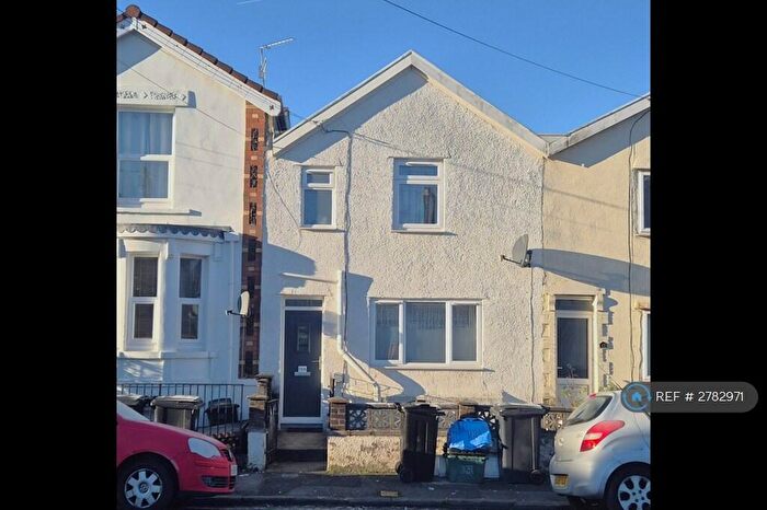 2 Bedroom Maisonette To Rent In Arnos Street, Bristol, BS4