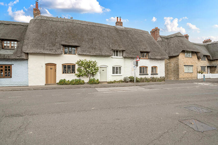 3 Bedroom Cottage For Sale In High Street, Shrivenham, Swindon, SN6