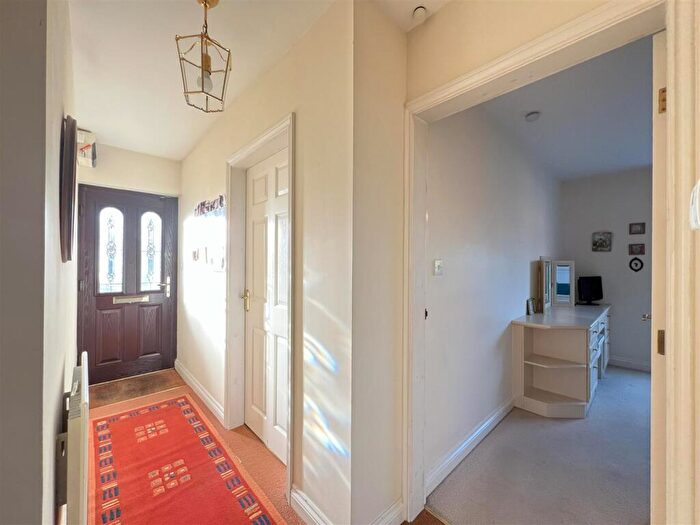 2 Bedroom Detached Bungalow For Sale In Park Lane, Knypersley, Stoke-On-Trent, ST8