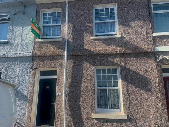 3 Bedroom Property To Rent In Hewell Street, Penarth, CF64