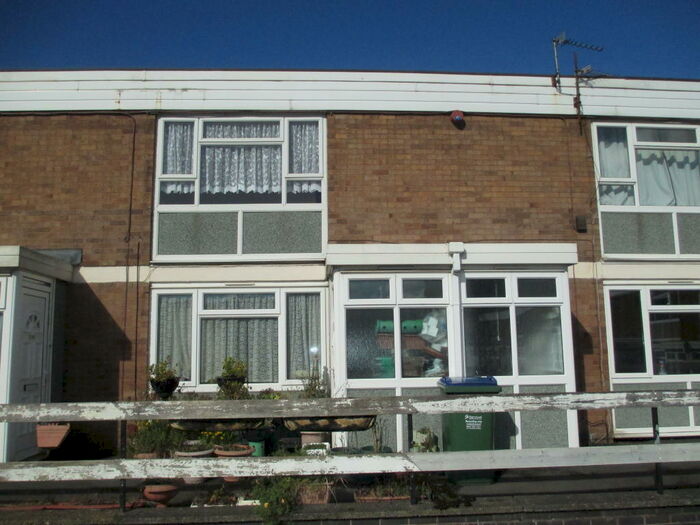 1 Bedroom Flat To Rent In Meadow Avenue, West Bromwich, B71