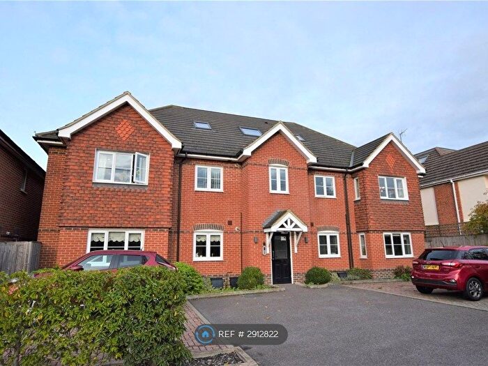 2 Bedroom Flat To Rent In Reading Road, Wokingham, RG41