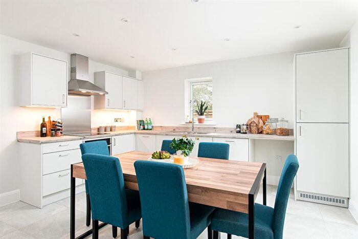 4 Bedroom Terraced House For Sale In Polebarn Road, Trowbridge, BA14