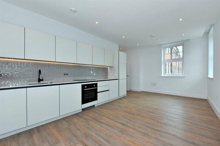 1 Bedroom Apartment To Rent In Memorial Avenue, Slough, SL1