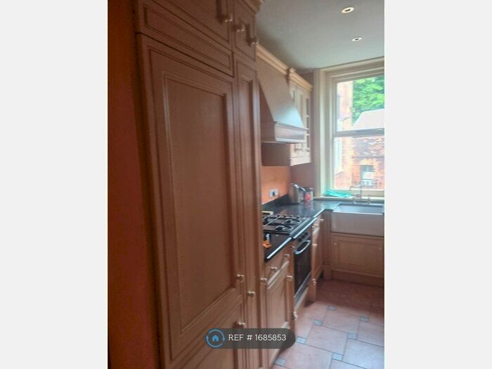 2 Bedroom Flat To Rent In Hill Carr, Altrincham, WA14