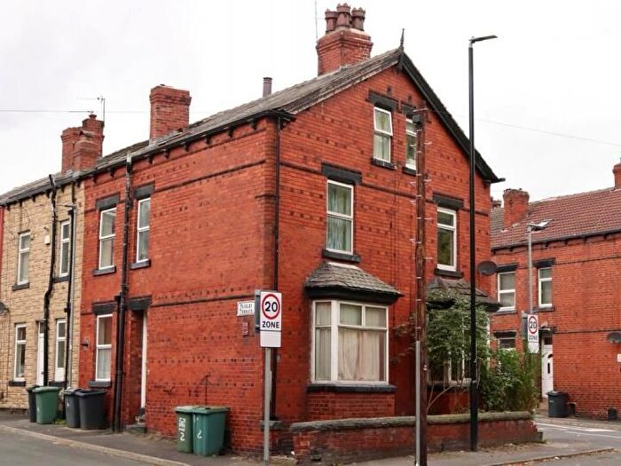 4 Bedroom Terraced House To Rent In Paisley Terrace, Leeds, LS12