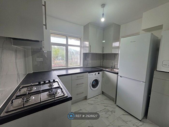2 Bedroom Flat To Rent In Riverside Gardens, Wembley, HA0