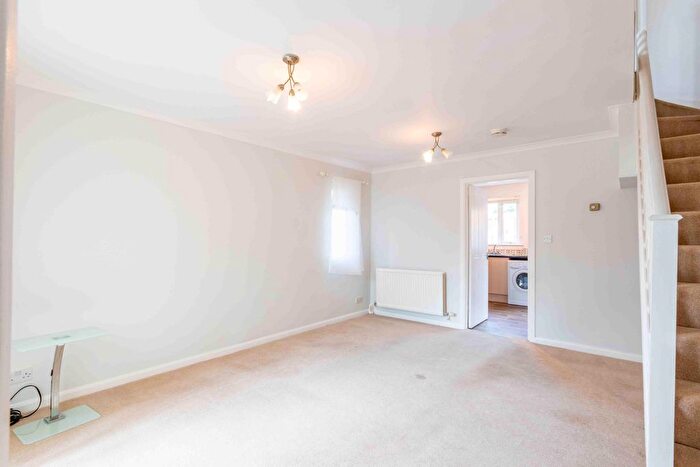 2 Bedroom End Of Terrace House To Rent In Corbieshot, Edinburgh, EH15