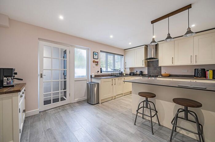 2 Bedroom Terraced House For Sale In Aylesham Road, Orpington, BR6