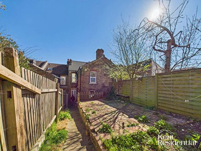 Property To Rent In Room, Rochester Street, ME4