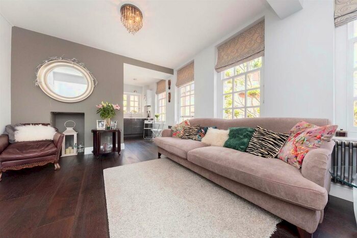 3 Bedroom Flat To Rent In Cureton Street, London, SW1P