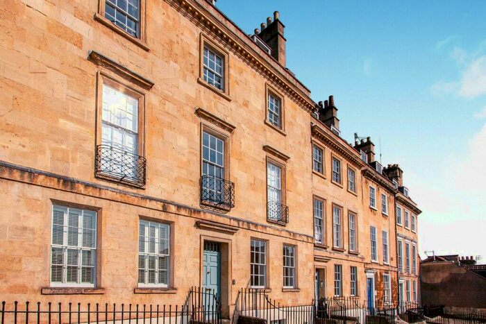 Flat To Rent In Walcot Parade, Bath, BA1