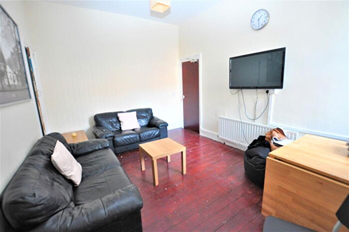 6 Bedroom Terraced House To Rent In - Cavendish Road, Newcastle Upon Tyne, NE2