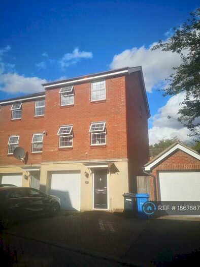 3 Bedroom End Of Terrace House To Rent In Copenhagen Way, Norwich, NR3