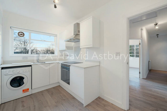2 Bedroom Apartment To Rent In Denison Close, East Finchley, London, N2