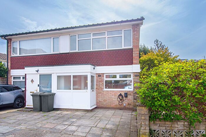 3 Bedroom Semi-Detached House To Rent In Stanhope Gardens, Mill Hill, London, NW7