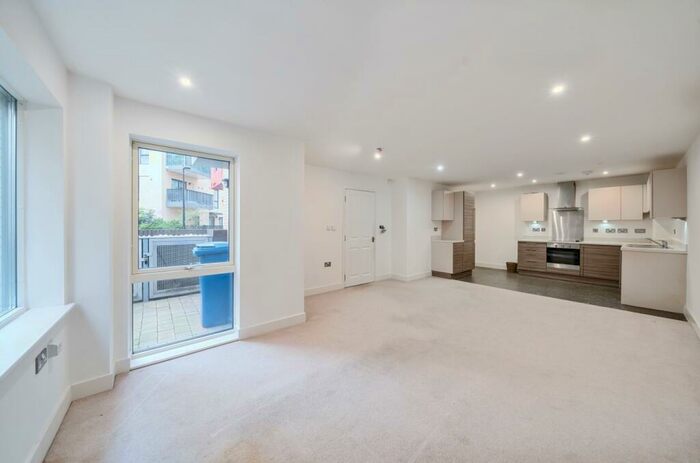 2 Bedroom Flat To Rent In Freda Street Bermondsey, SE16