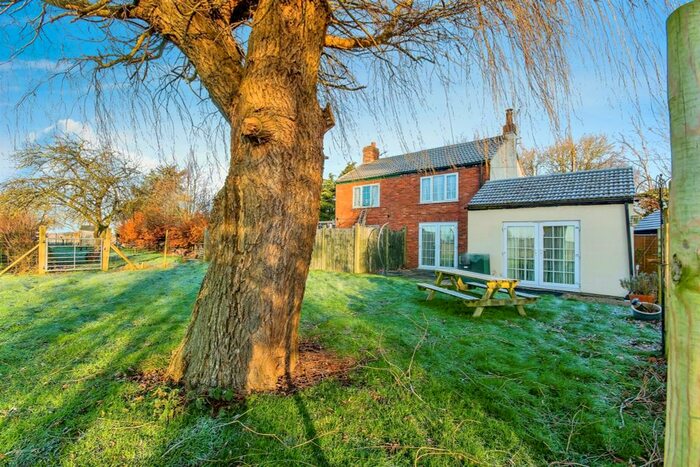 2 Bedroom Semi-Detached House For Sale In Bunkers Hill, New York, Lincoln, LN4