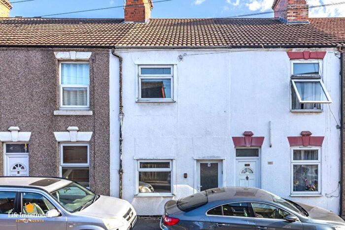 2 Bedroom Terraced House For Sale In Bennett Street, Rugby, Warwickshire, CV21