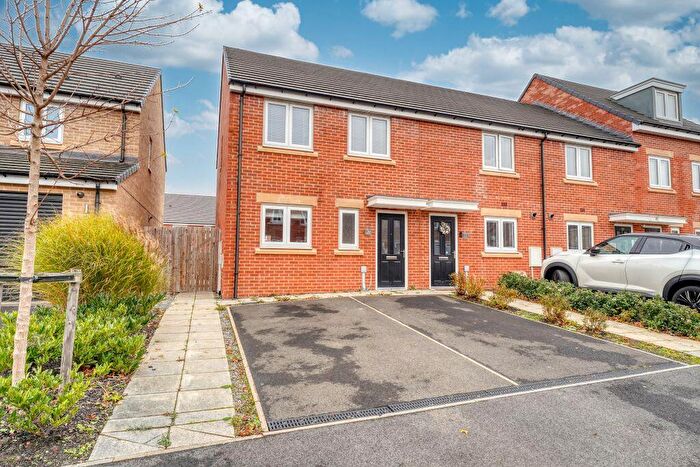 3 Bedroom End Of Terrace House For Sale In Rother Close, Hebburn, NE31