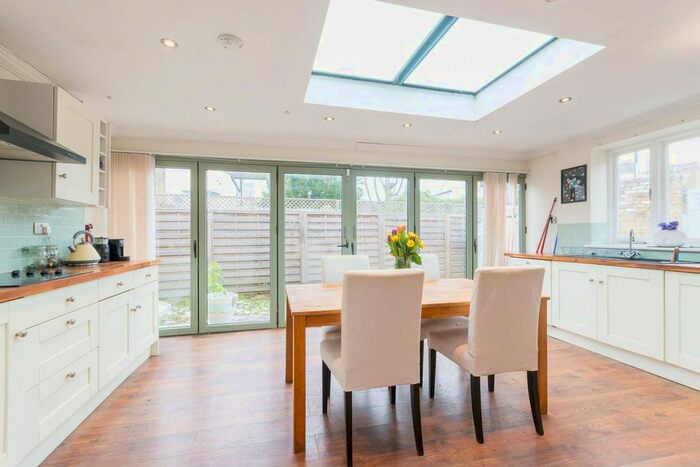 3 Bedroom Detached House To Rent In Askham Road, Shepherd's Bush, London, W12