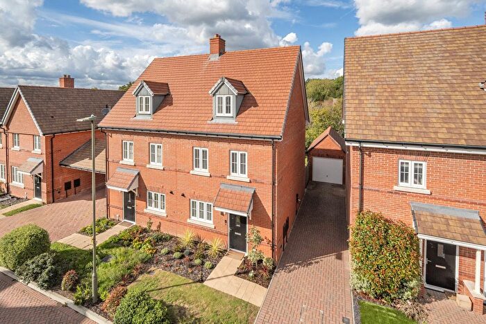 3 Bedroom Semi-Detached House For Sale In Hewitts Road, Cranleigh, GU6