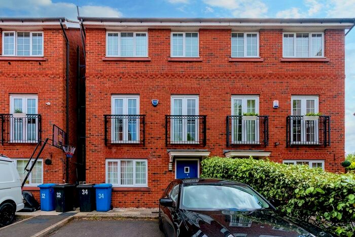 4 Bedroom Semi-Detached House To Rent In Monks Place, Warrington, WA2