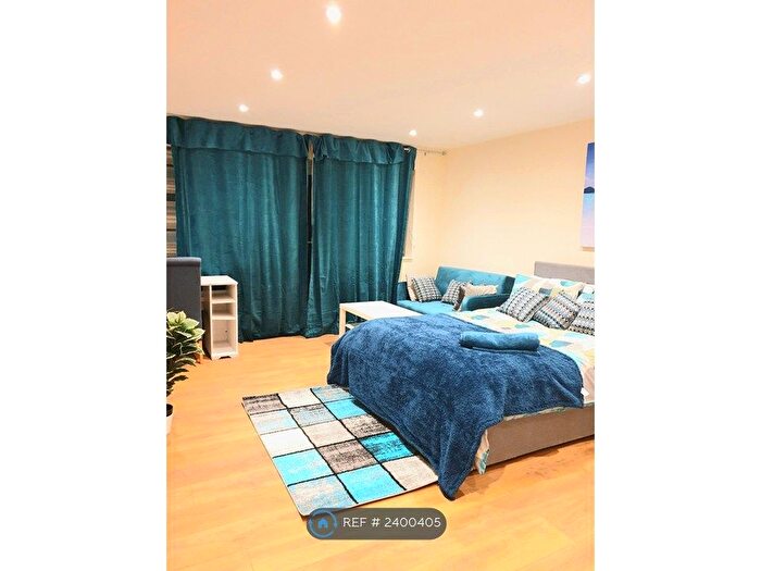 3 Bedroom End Terrace House To Rent In Caravere Close, Cambridge, CB4
