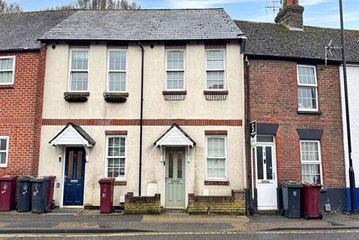 2 Bedroom Terraced House To Rent In Bedroom Terraced House In Chichester, PO19