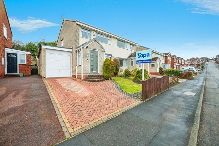 3 Bedroom Semi-Detached House For Sale In Hill View Road, Rotherham, S61