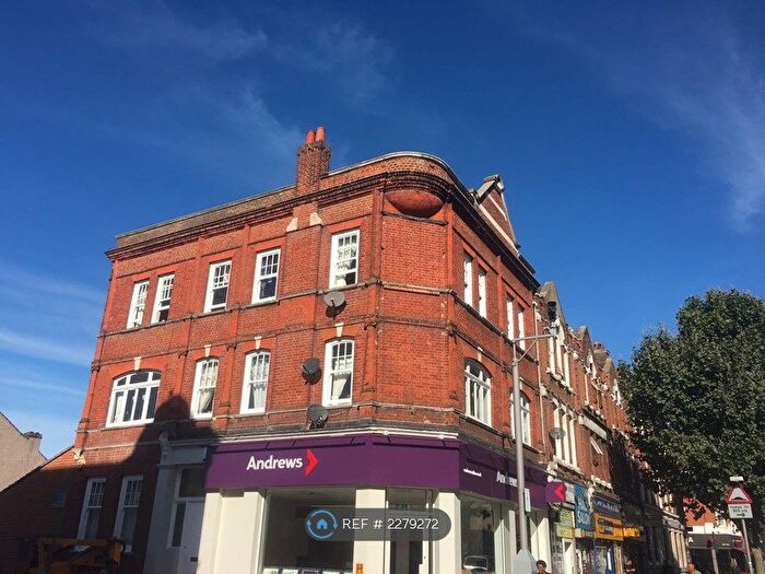 2 Bedroom Flat To Rent In London Road, London, SW16