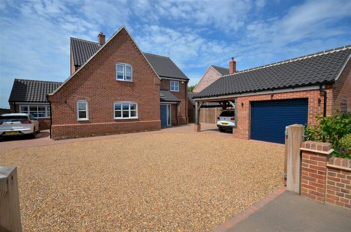 5 Bedroom Property For Sale In Ormesby Lane, Filby, Great Yarmouth, NR29