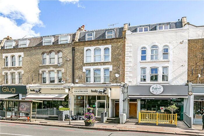 2 Bedroom Flat To Rent In Upper Richmond Road, Putney, SW15