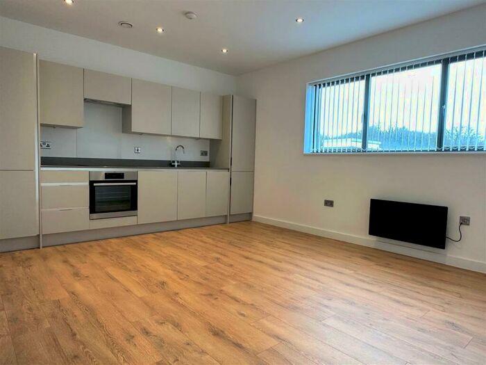 2 Bedroom Apartment To Rent In Chalfont Park, SL9